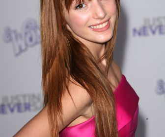 bella_thorne_desktop_1333x2000_hd-wallpaper-928161.jpg